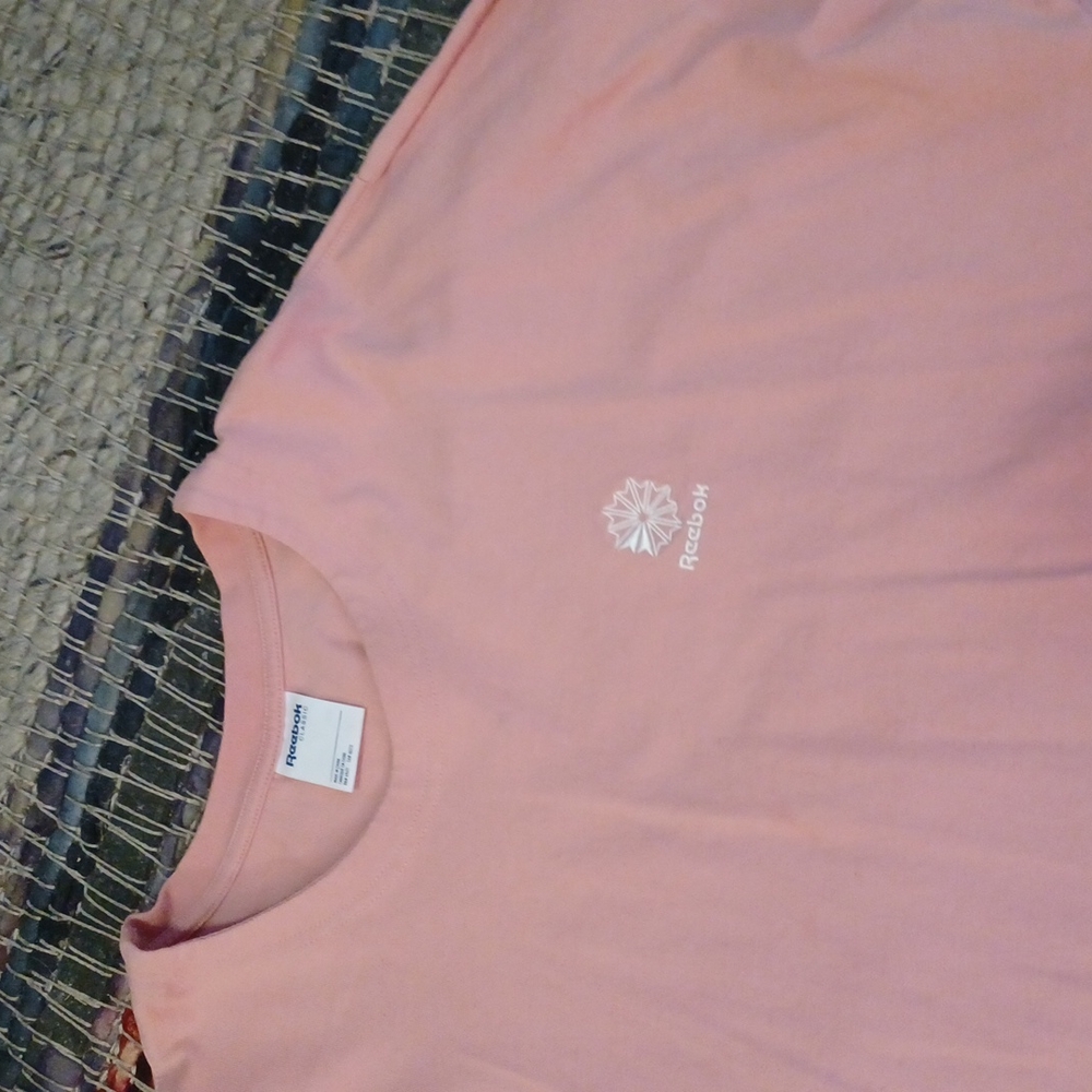 Mens Reebok Classic tshirt - Picture 3 of 9